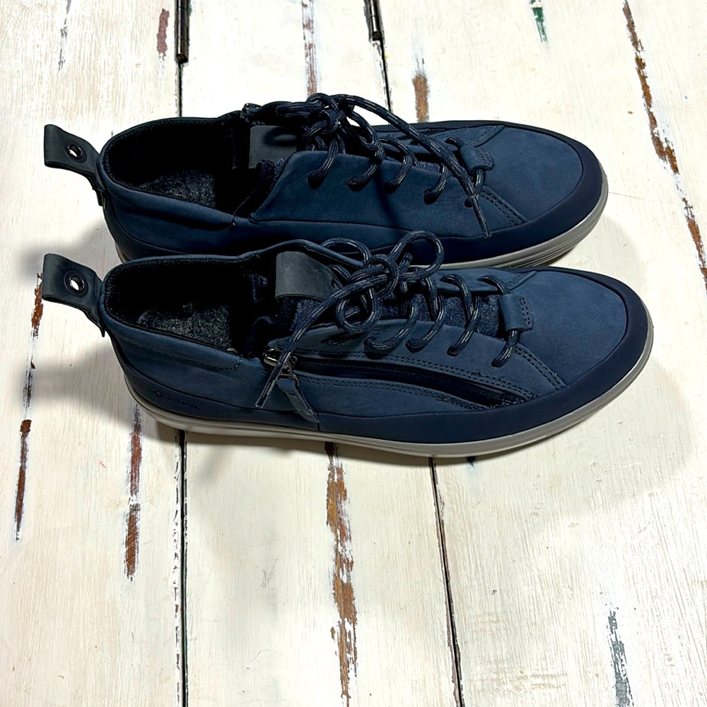 Ecco Sneakers 8-8.5